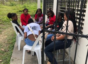 Informe del Taller de Instalación y Arreglos de Uñas para Adolescentes y Jóvenes de la Comunidad de Quisqueya